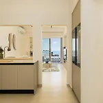 Ivory By Halu! - Elegant 2Bd Apt With Sea View